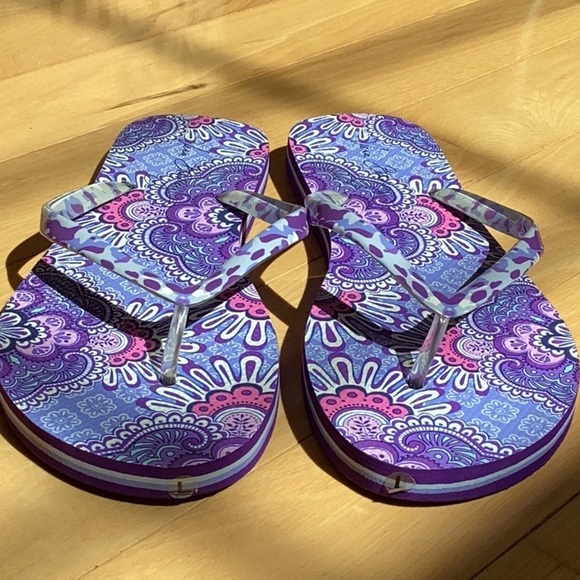 Vera Bradley Flip Flops, lilac tapestry. Women’s size large (9-10) - Picture 7 of 14